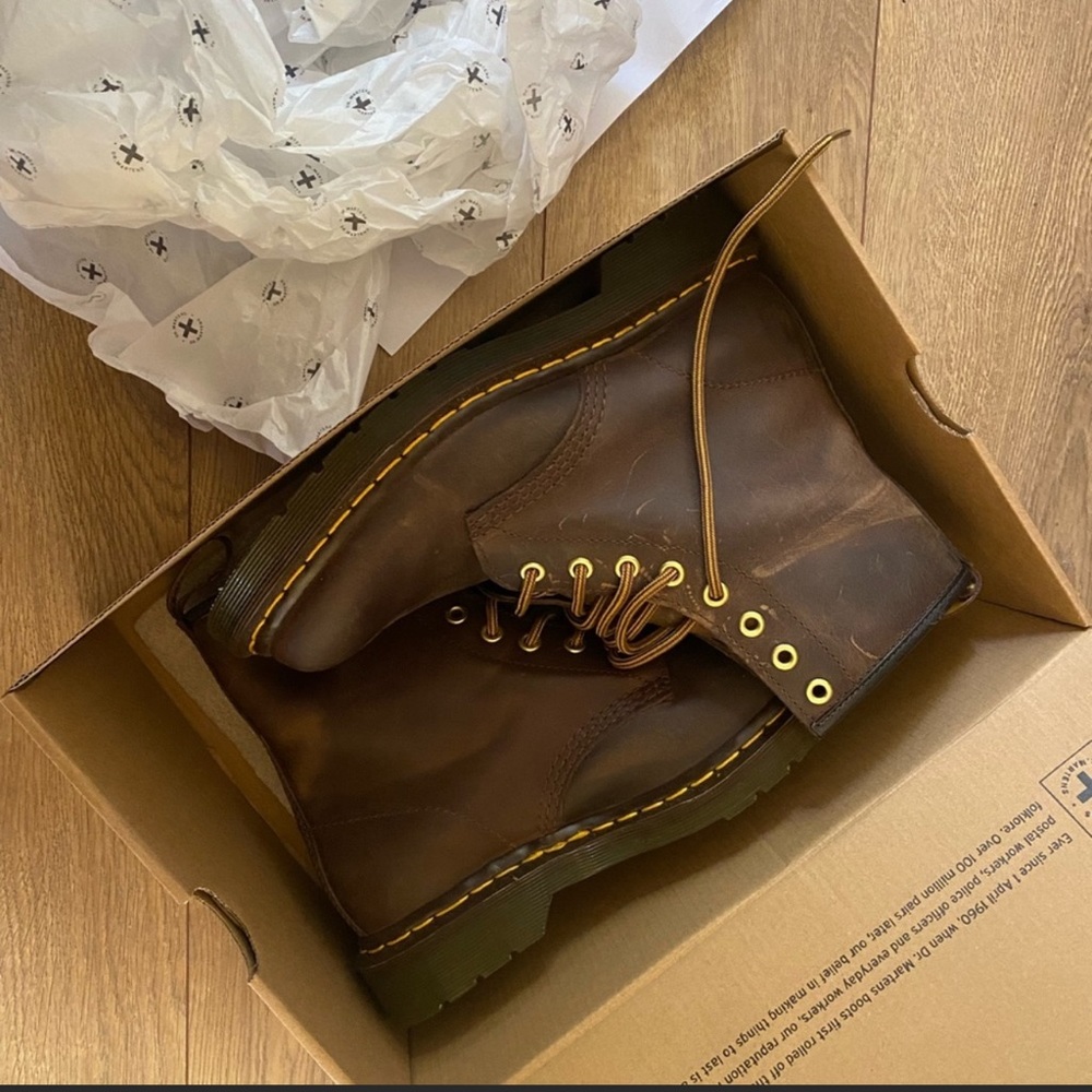 New Doc Martens 1460 Brown Crazy Horse Leather Lace Up Boot Women's Size 7, M 6